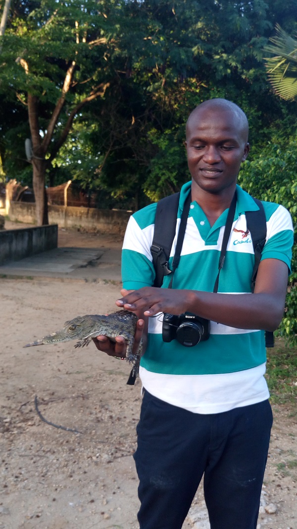 Holding a Crocidile